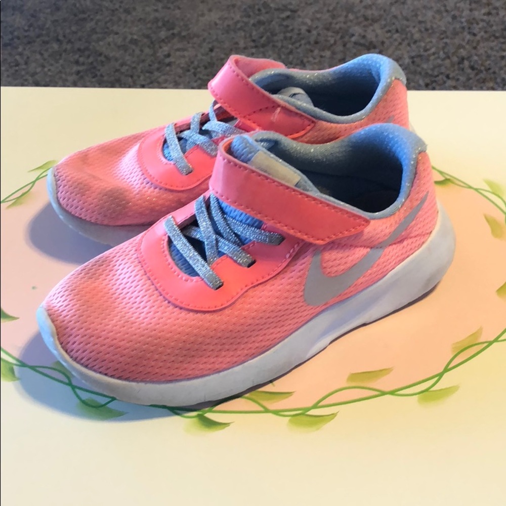 ❌SOLD❌ Toddler Nike size 10